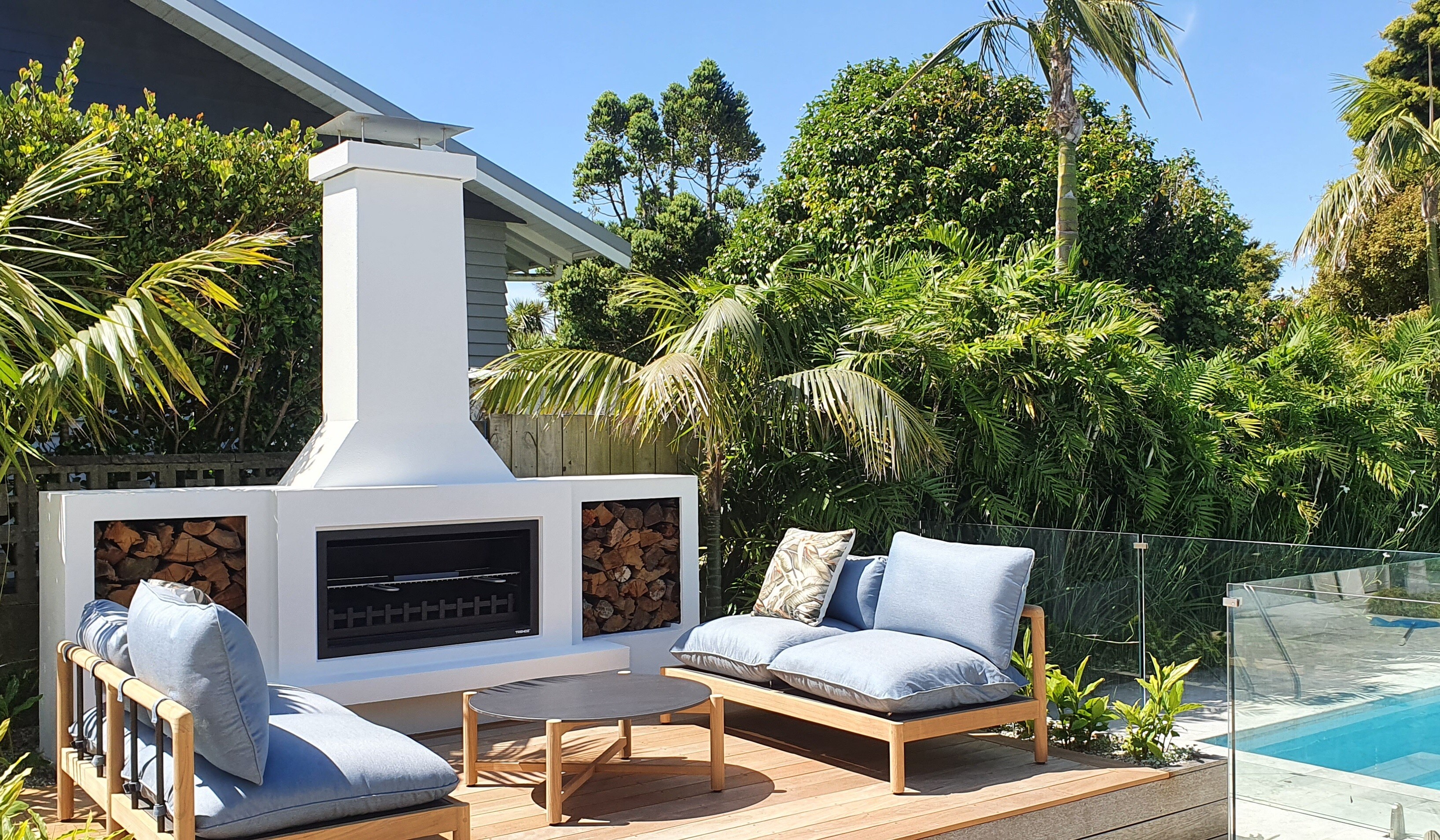 Douglas Outdoor Fireplace in New-Plymouth-white-plaster-pool