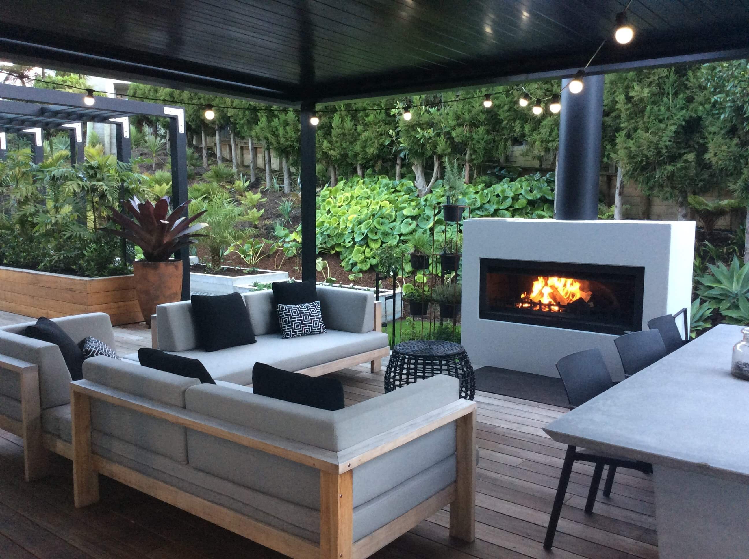 Burton outdoor entertaining fireplace