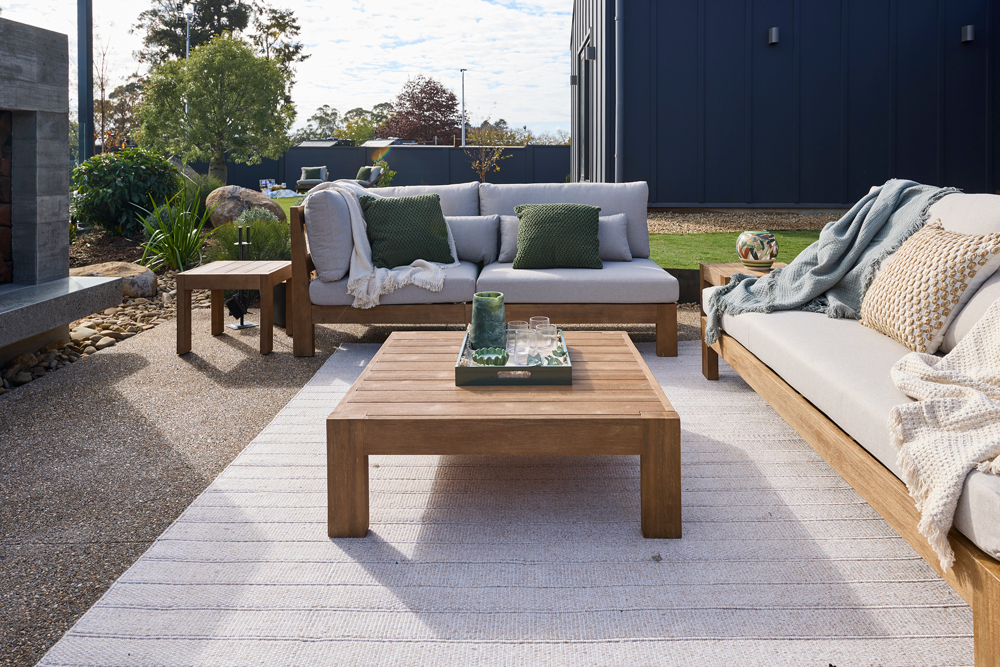 H5 RM11 BACKYARD and POOL Robbie and Mat_077